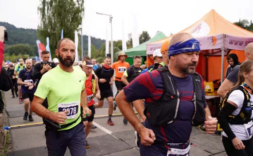 23 kilometry po górach. Zawodnicy pełni uśmiechów ruszyli na trasę [ZDJĘCIA] - 41